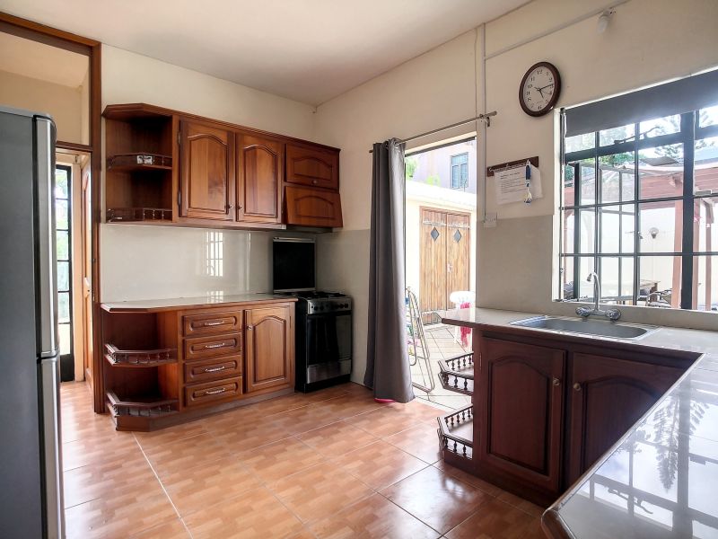 house 10 rooms for sale on Albion Albion House 10 rooms 348 m² Sale