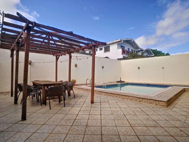 house 10 rooms for sale on Albion Albion House 10 rooms 348 m² Sale