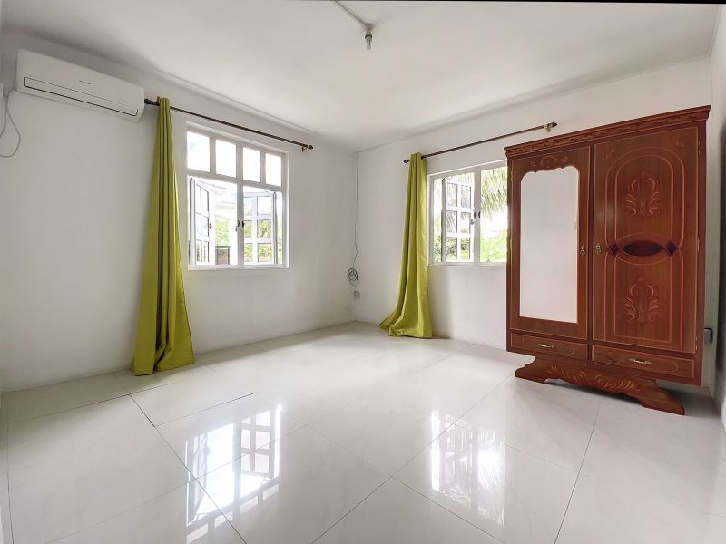 house 10 rooms for sale on Pointe aux Canonniers Pointe aux Canonniers House 10 rooms 240 m² Sale