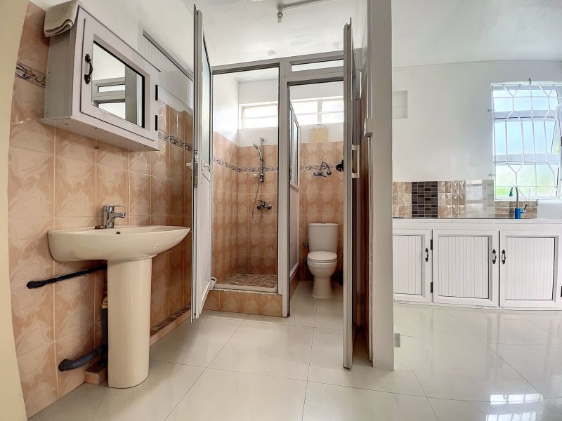 house 10 rooms for sale on Pointe aux Canonniers Pointe aux Canonniers House 10 rooms 240 m² Sale