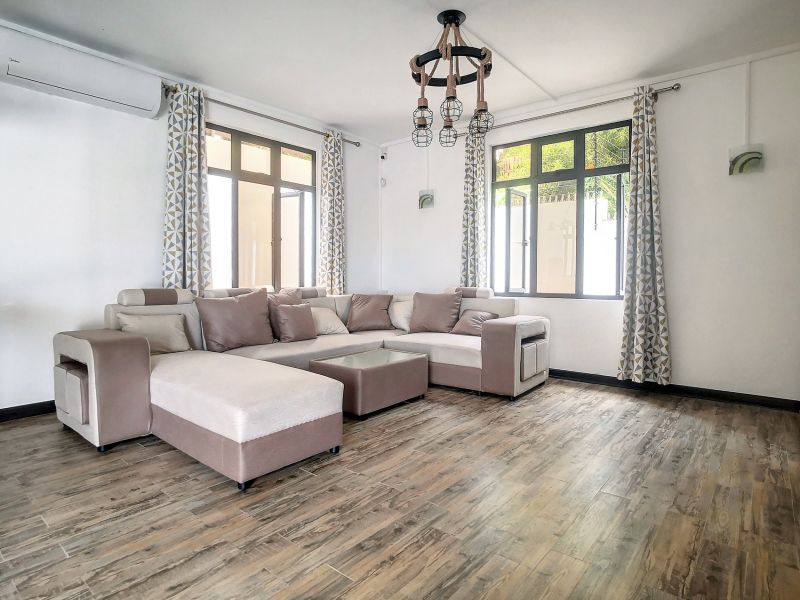 Trou aux Biches Maison 5 pièces 200 m² Location