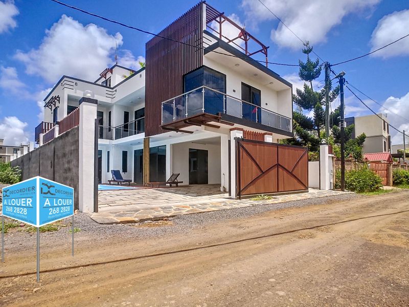 Grand Baie Maison 7&nbsp;pièces 310&nbsp;m² Location