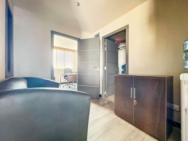 business premises for sale on Grand Baie Grand Baie Business premises 80 m² Sale