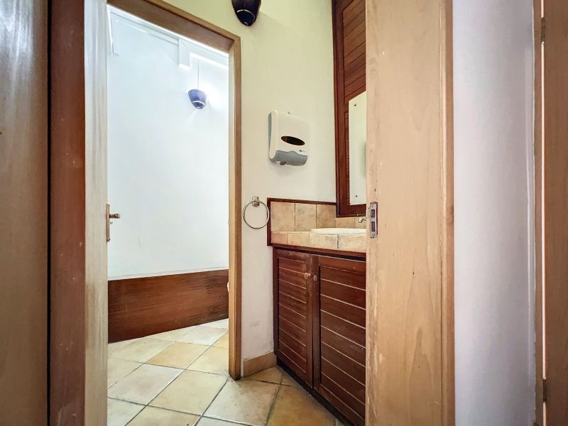 business premises for sale on Grand Baie Grand Baie Business premises 80 m² Sale