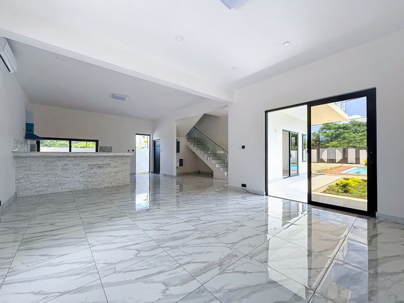 maison 5 pièces en vente sur Grand Baie Grand Baie Maison 5 pièces 185 m² Vente