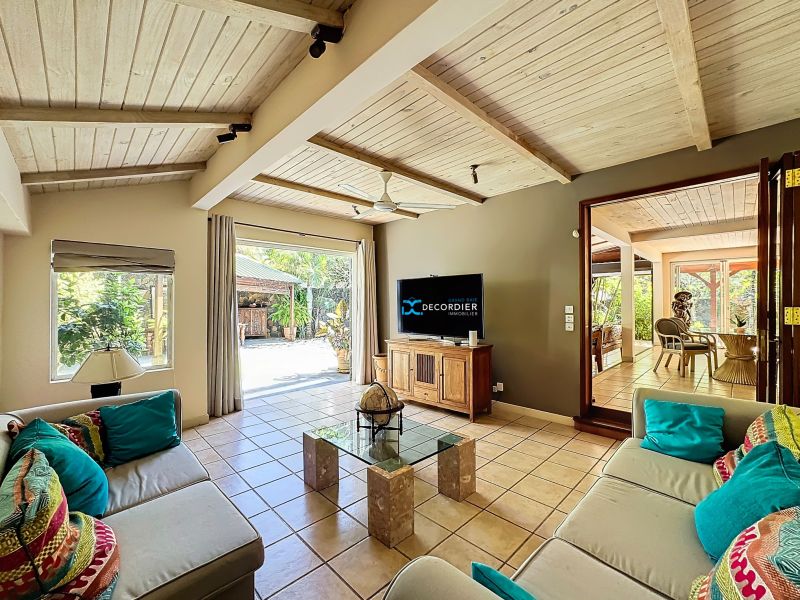 house 10 rooms for sale on Pereybere Pereybere House 10 rooms 498.75 m² Sale