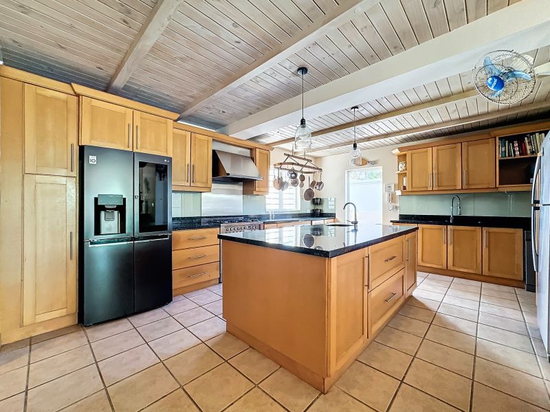 house 10 rooms for sale on Pereybere Pereybere House 10 rooms 498.75 m² Sale