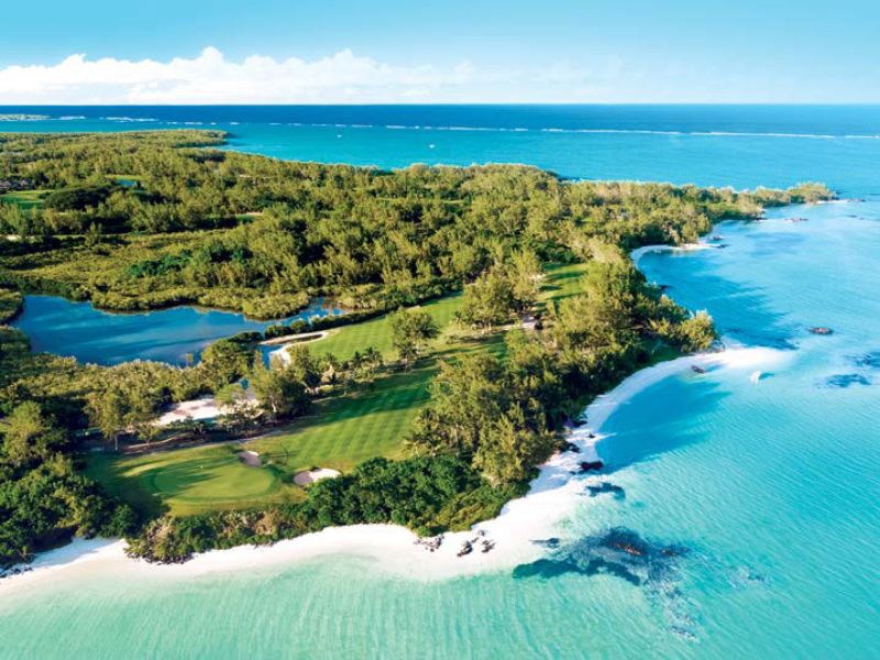 Beau Champ Land 2990 m² Sale