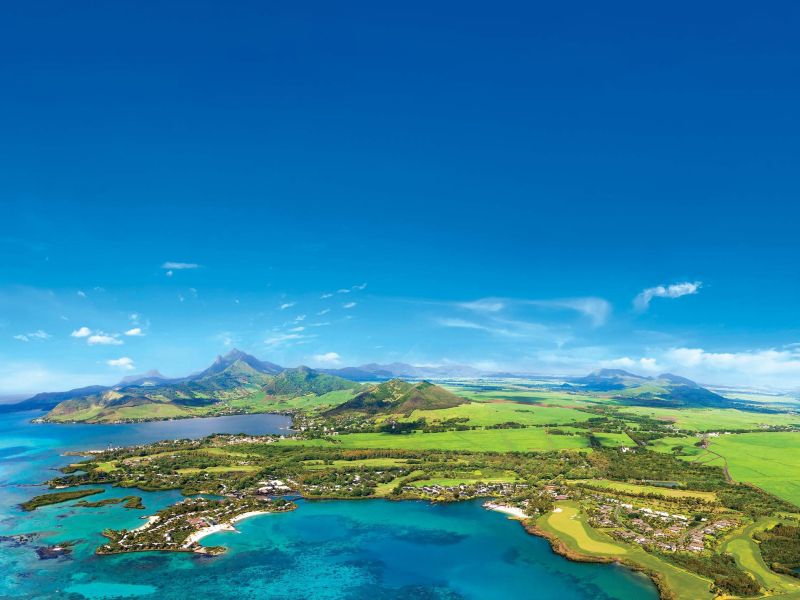 Beau Champ Land 2990 m² Sale