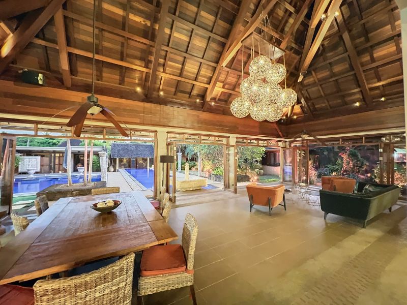 Pointe aux Canonniers House 12 rooms 1600 m² Sale