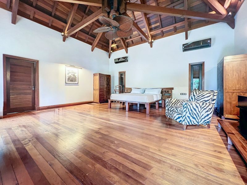 Pointe aux Canonniers House 12 rooms 1600 m² Sale