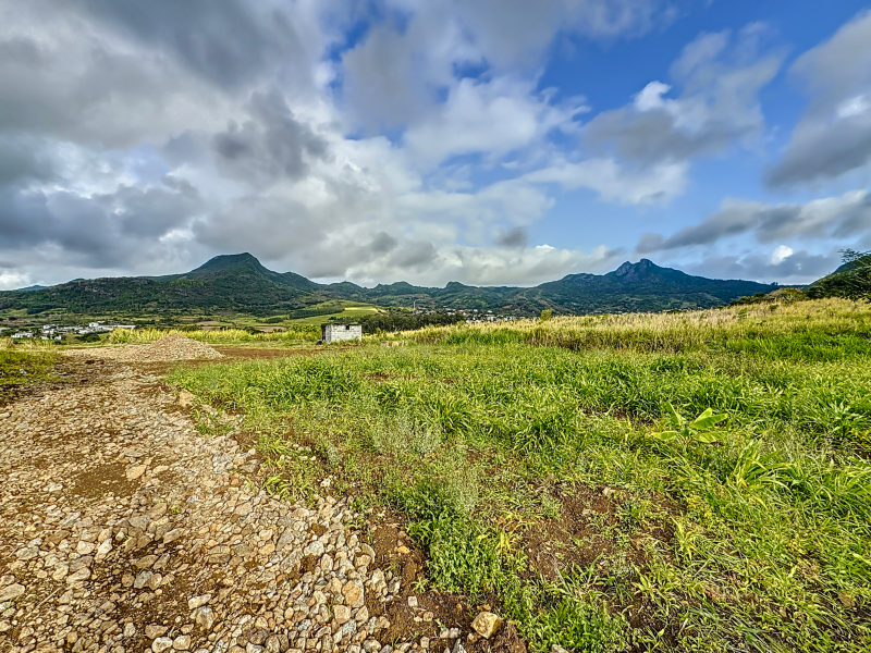 land for sale on Crève Coeur Crève Coeur Land 1108.33 m² Sale