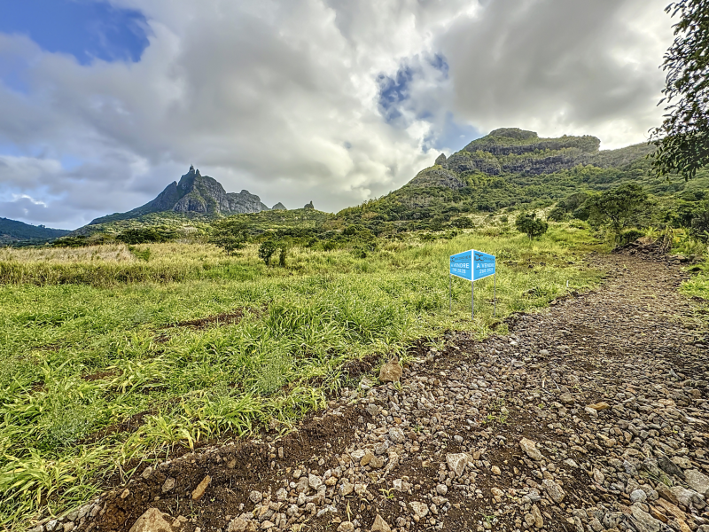 land for sale on Crève Coeur Crève Coeur Land 1108.33 m² Sale