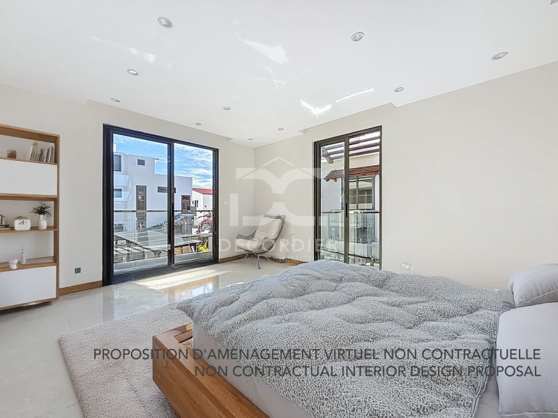 house 6 rooms for sale on Pereybere Pereybere House 6 rooms 205 m² Sale