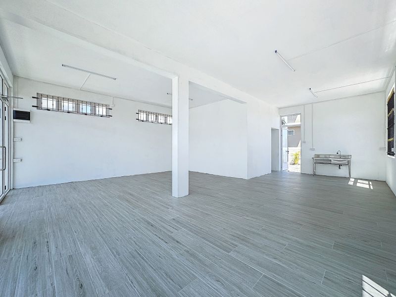 activity premises for rent on Grand Gaube Grand Gaube Activity premises 70 m² Rental