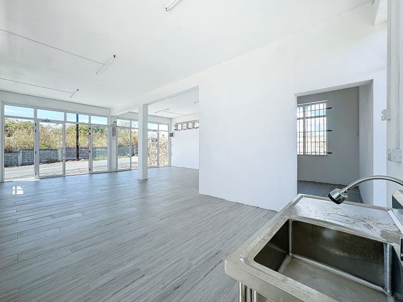 activity premises for rent on Grand Gaube Grand Gaube Activity premises 70 m² Rental