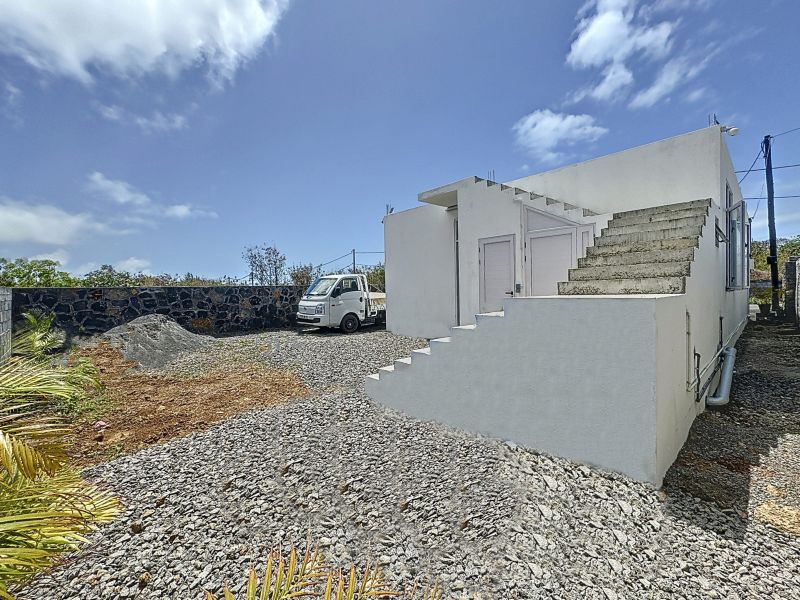 activity premises for rent on Grand Gaube Grand Gaube Activity premises 70 m² Rental