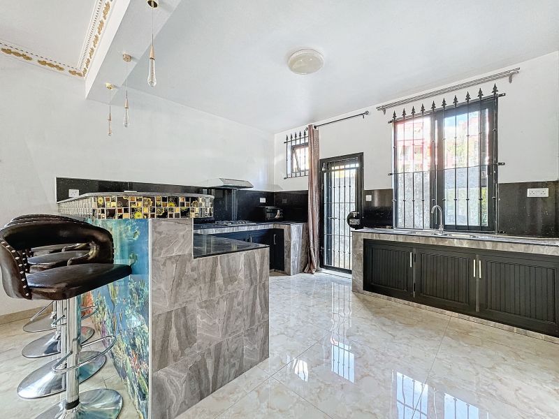 Pereybere Apartment 4 rooms 200 m² Rental