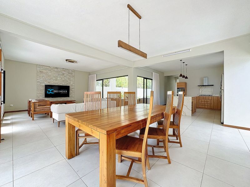 house 5 rooms for sale on Pereybere Pereybere House 5 rooms 265 m² Sale