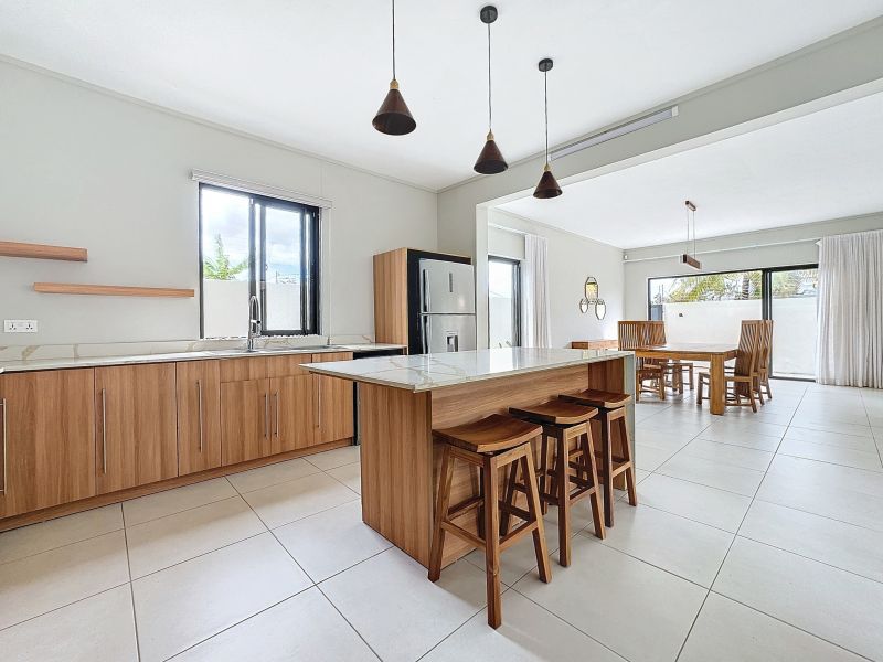 house 5 rooms for sale on Pereybere Pereybere House 5 rooms 265 m² Sale