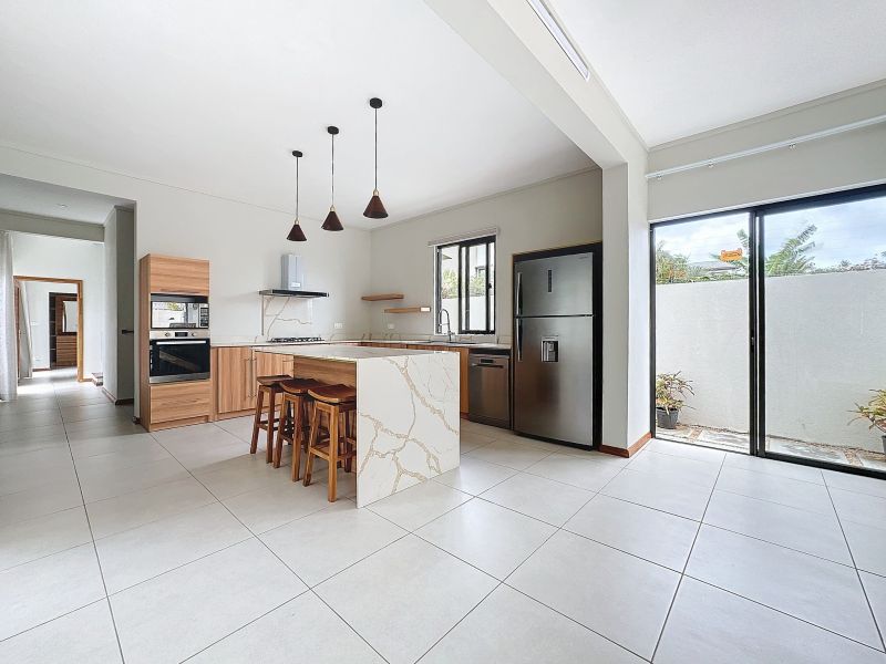 house 5 rooms for sale on Pereybere Pereybere House 5 rooms 265 m² Sale