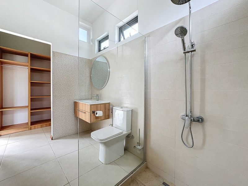 house 5 rooms for sale on Pereybere Pereybere House 5 rooms 265 m² Sale