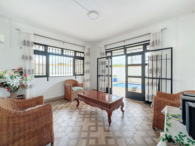Mont Choisy Maison 8&nbsp;pièces 300&nbsp;m² Vente