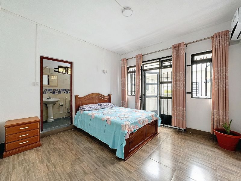 Mont Choisy Maison 8&nbsp;pièces 300&nbsp;m² Vente