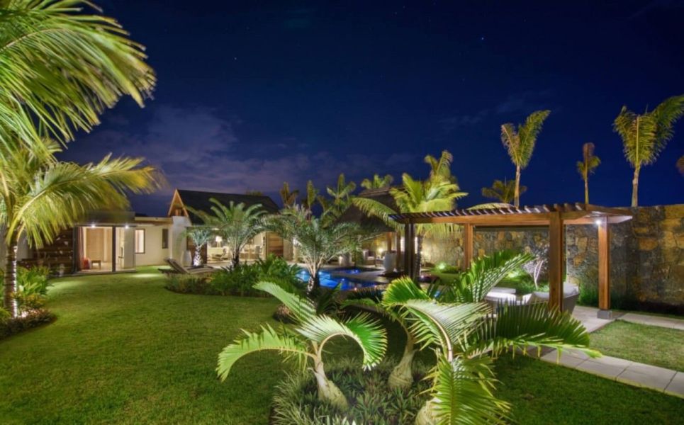 house 5 rooms for sale on Grand Baie Grand Baie House 5 rooms 301.69 m² Sale