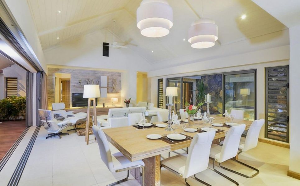 house 5 rooms for sale on Grand Baie Grand Baie House 5 rooms 301.69 m² Sale