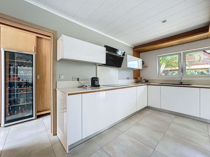 house 7 rooms for sale on Grand Baie Grand Baie House 7 rooms 400 m² Sale