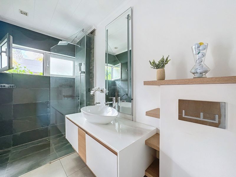 house 7 rooms for sale on Grand Baie Grand Baie House 7 rooms 400 m² Sale