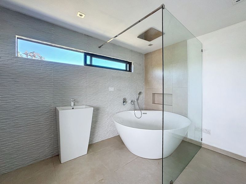 house 6 rooms for sale on Pereybere Pereybere House 6 rooms 240 m² Sale