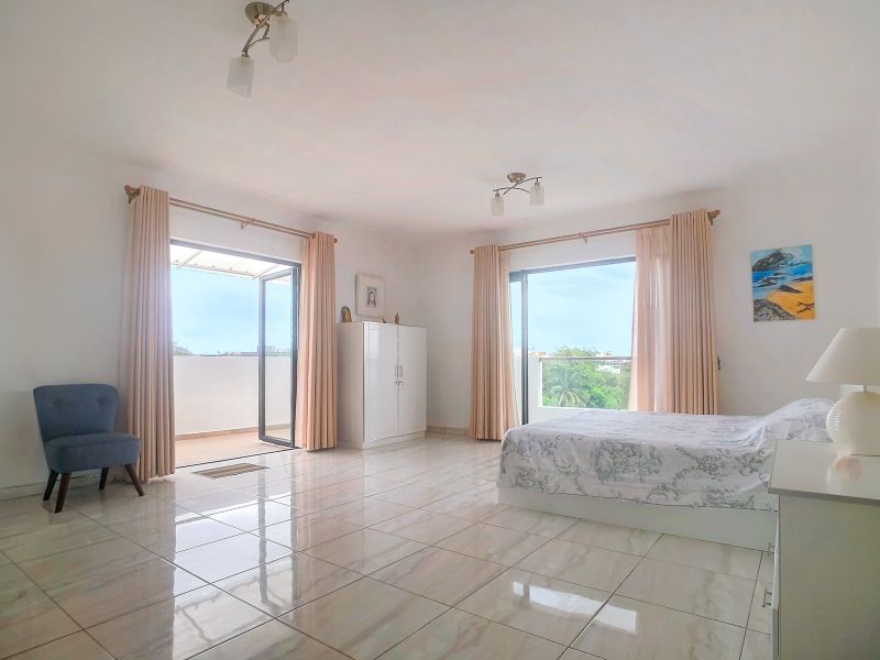 Pereybere Appartement 4 pièces 175 m² Location