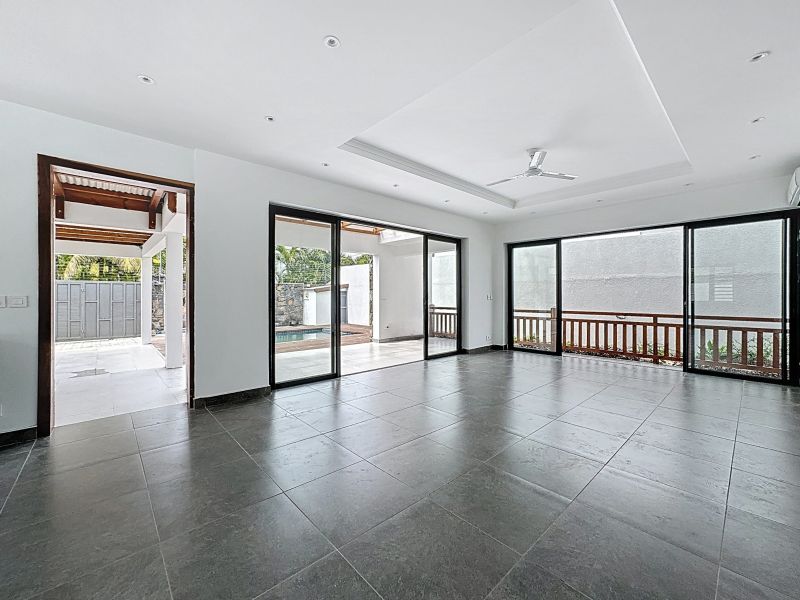 Trou aux Biches House 6 rooms 317 m² Sale