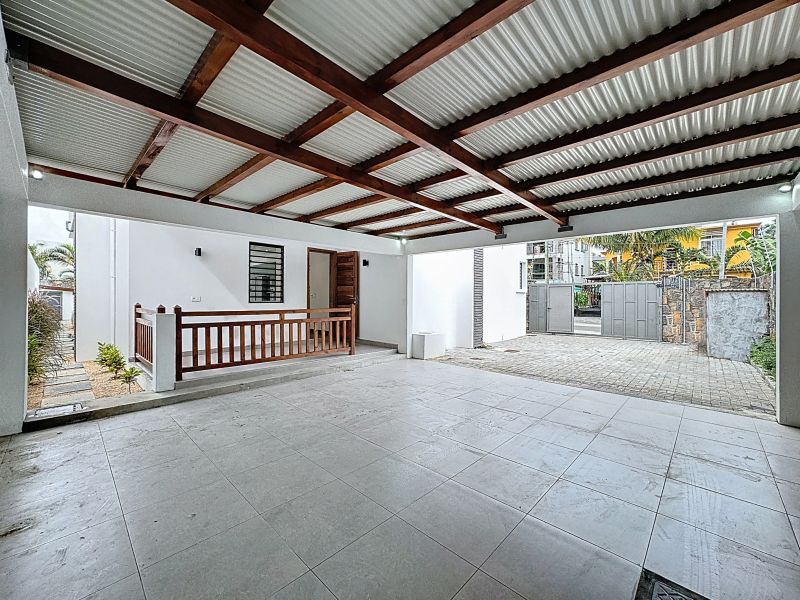 house 5 rooms for sale on Trou aux Biches Trou aux Biches House 5 rooms 243 m² Sale