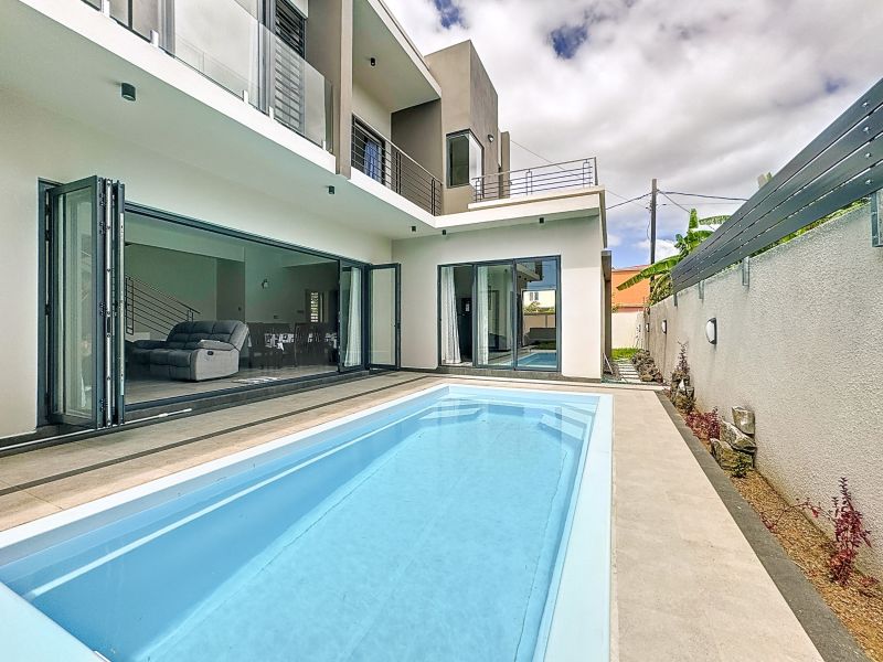 house 7 rooms for rent on Trou aux Biches Trou aux Biches House 7 rooms 294.5 m² Rental