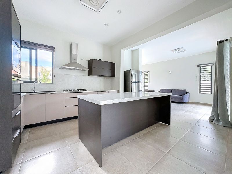 house 7 rooms for rent on Trou aux Biches Trou aux Biches House 7 rooms 294.5 m² Rental