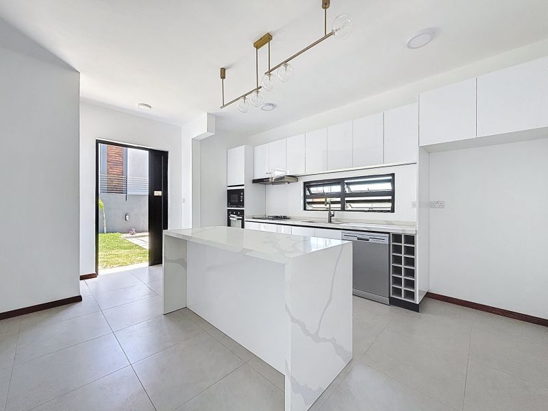 maison 6 pièces en vente sur Pereybere Pereybere Maison 6 pièces 221.92 m² Vente