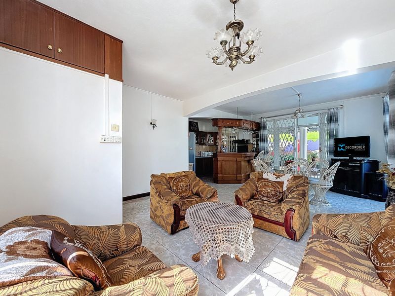 maison 8 pièces en vente sur Trou aux Biches Trou aux Biches Maison 8 pièces 272 m² Vente