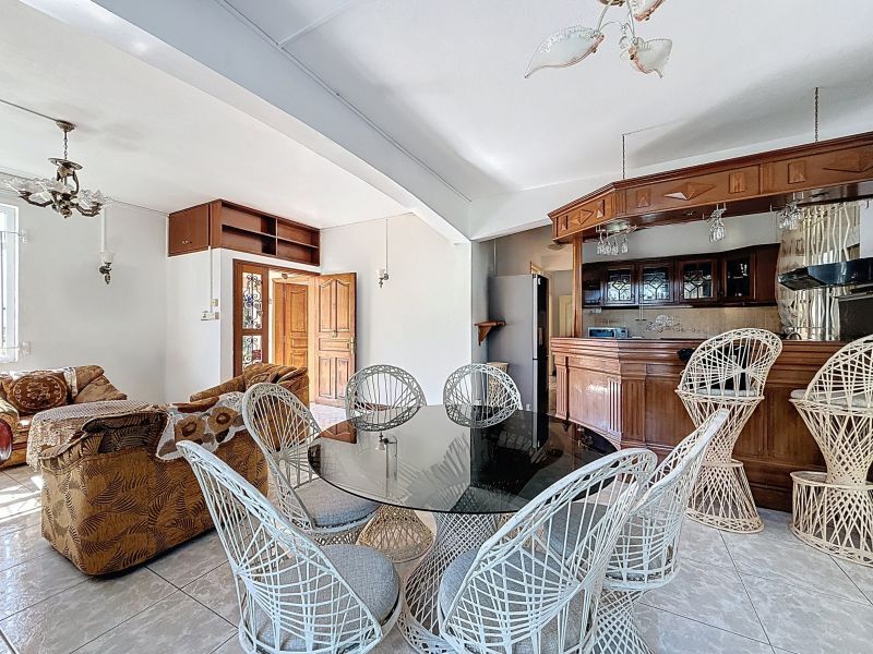 maison 8 pièces en vente sur Trou aux Biches Trou aux Biches Maison 8 pièces 272 m² Vente