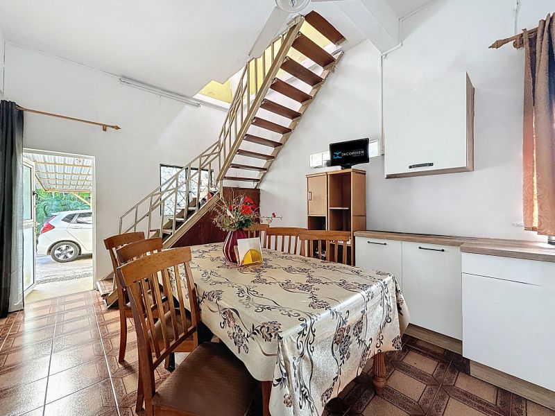 Terre Rouge Maison 9 pièces 243 m² Vente