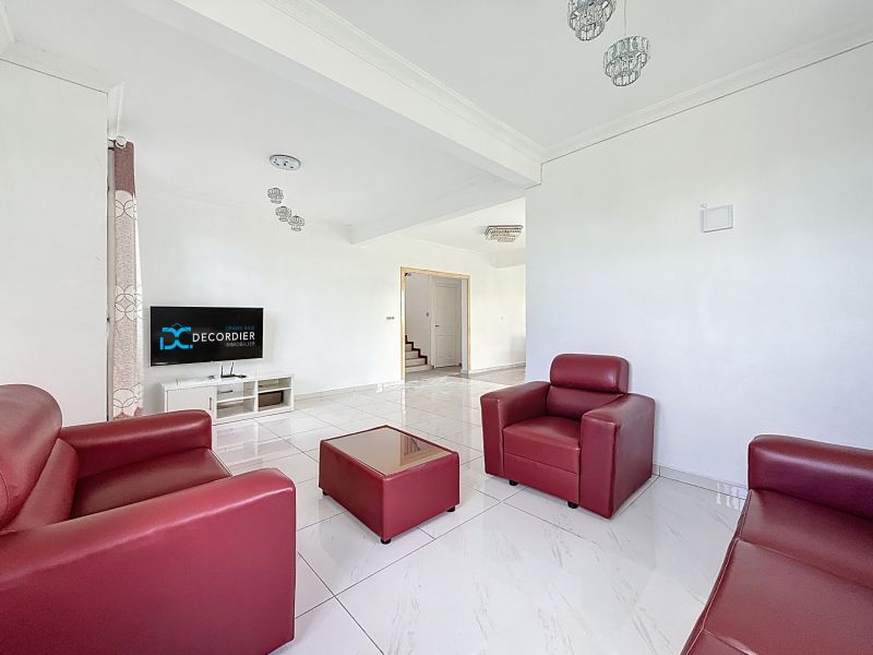 Pereybere Maison 5 pièces 225 m² Location