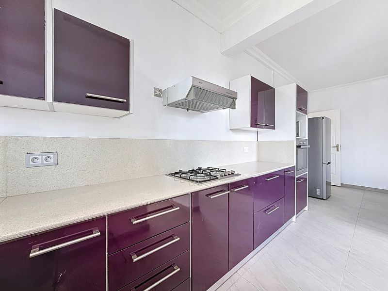 Pereybere Maison 5 pièces 225 m² Location