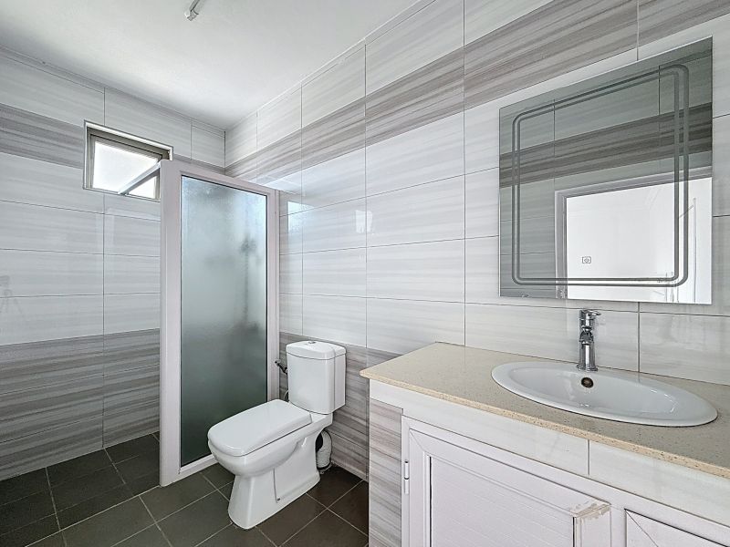 Pereybere Maison 5 pièces 225 m² Location