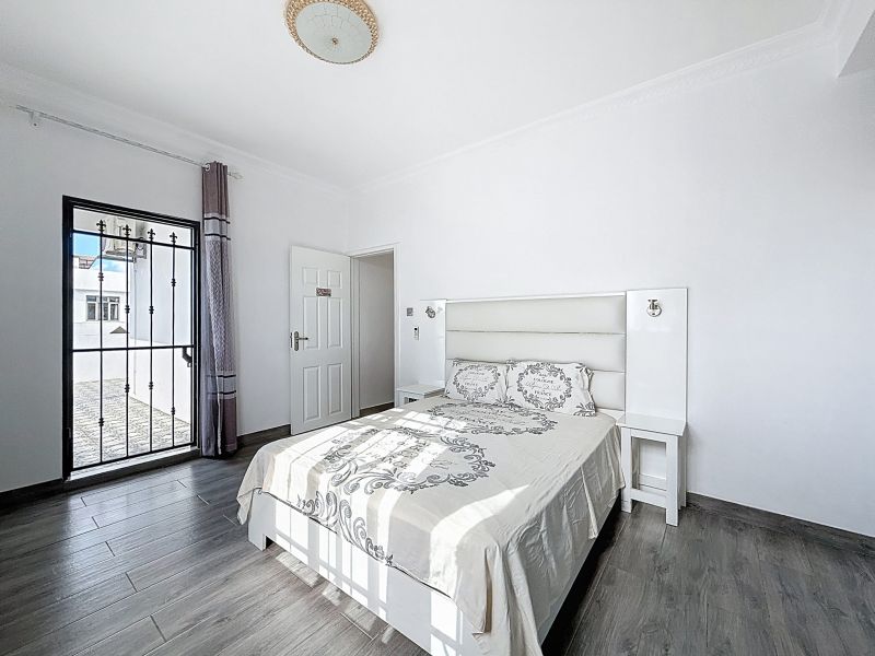 Pereybere Maison 5 pièces 225 m² Location