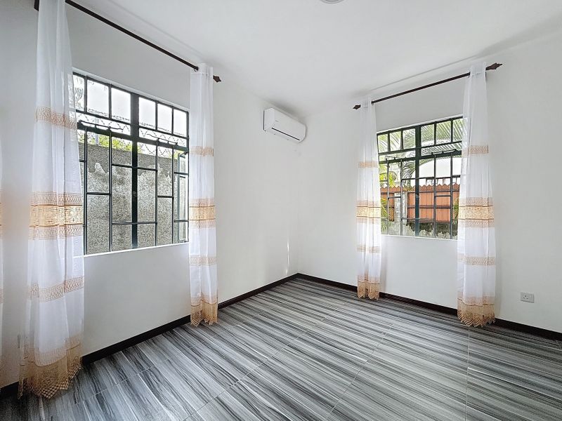 Pereybere House 8 rooms 144 m² Rental