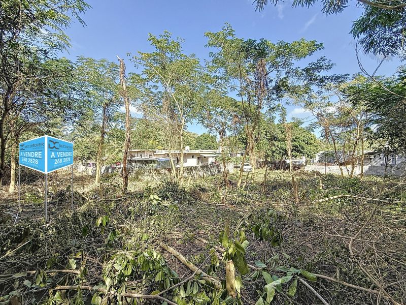 Calebasses Land 612 m² Sale