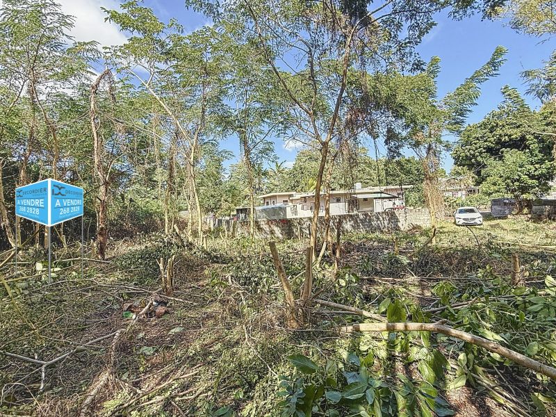 Calebasses Land 612 m² Sale