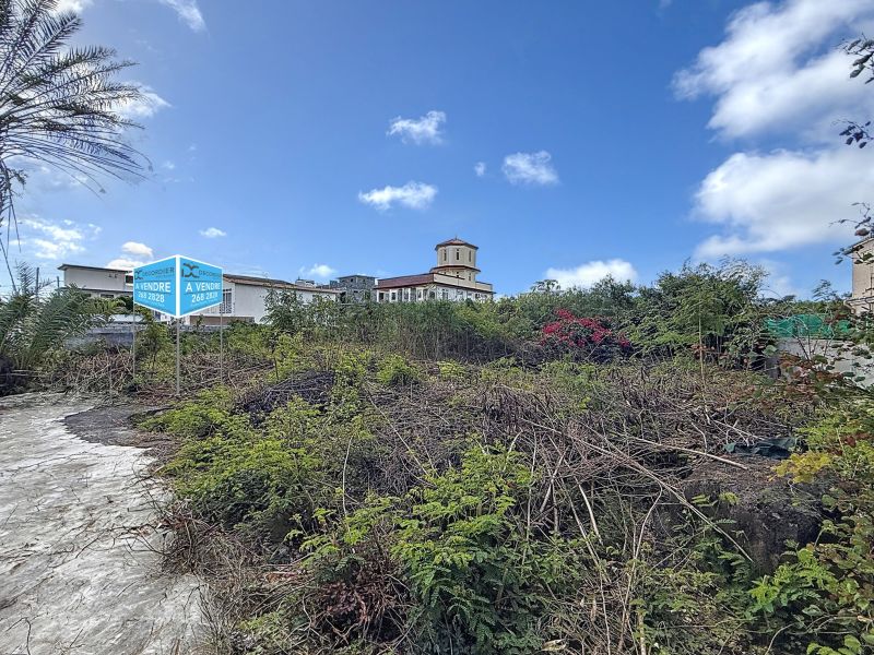 Pereybere Land 716.64 m² Sale